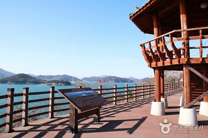 한국관광공사 추천 1월 걷기여행길_향일암 해안길 생태탐방로_5