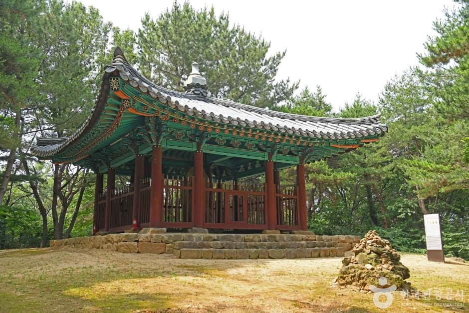 예산 화전리 석조사면불상 (2)