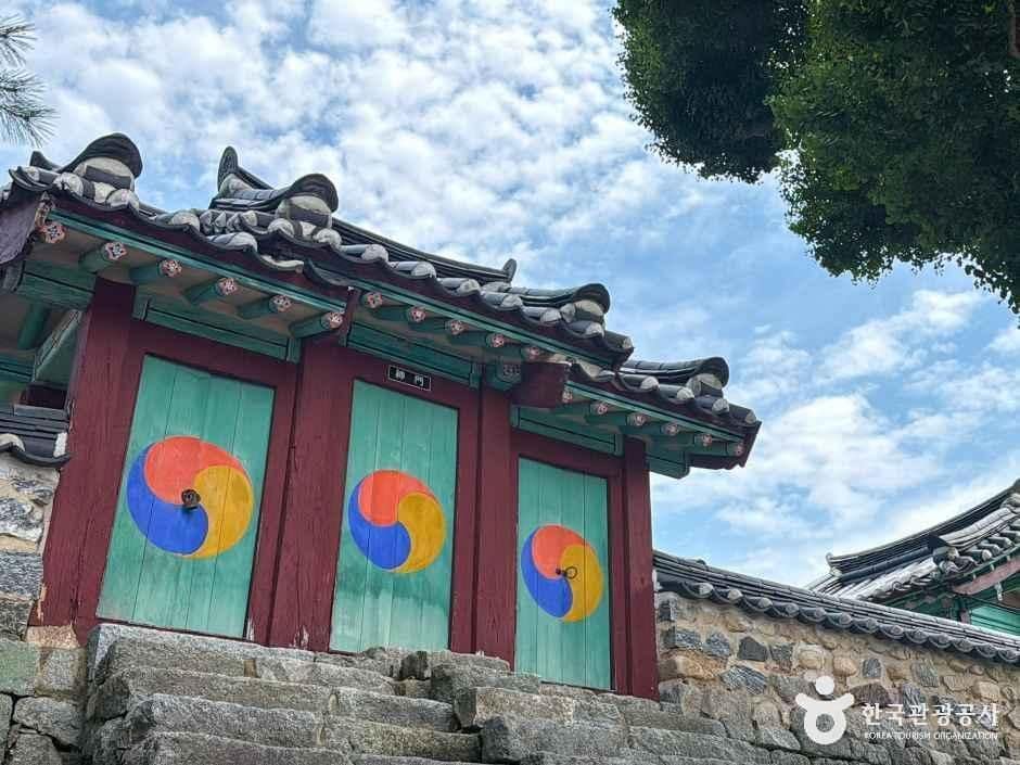 강원_횡성_횡성향교_내부_3-1.jpg