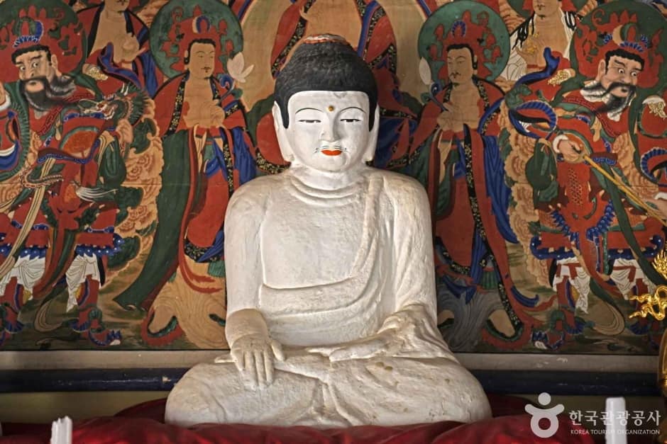 괴산 봉학사지 석조여래좌상 (2)