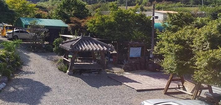경상북도_김천시_쉼표캠핑장_데크01