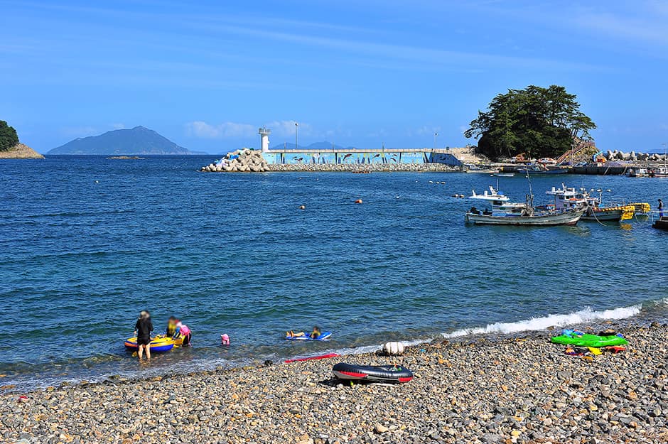 항도몽돌해변캠핑장_해변