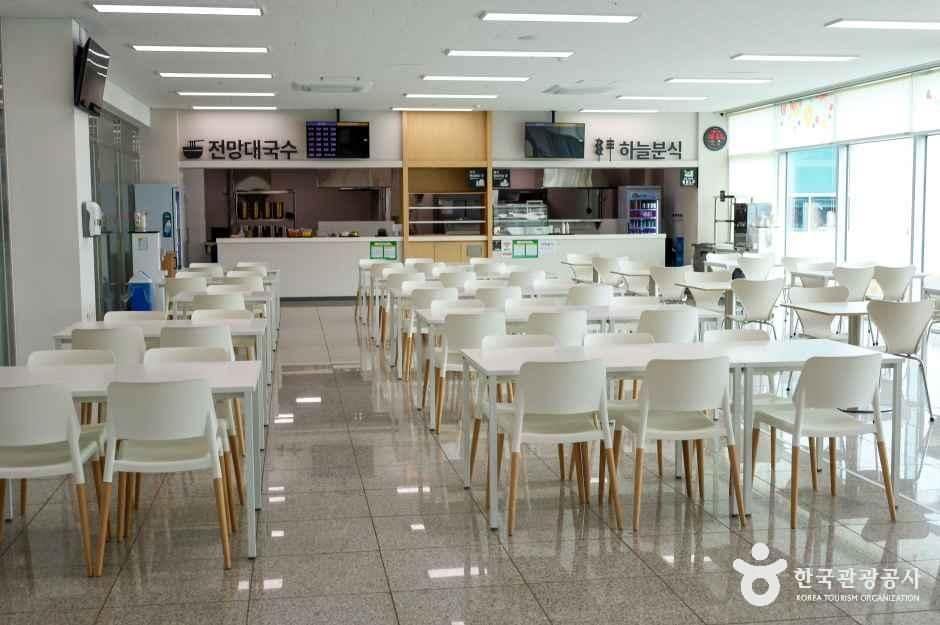 충남_예산_예당호 전망대_내부_6.jpg