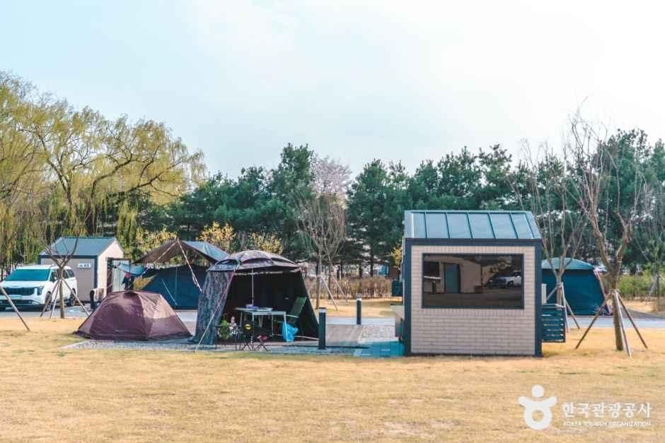 경기_이천_복하천 제3수변공원 캠핑장_외부_4.jpg