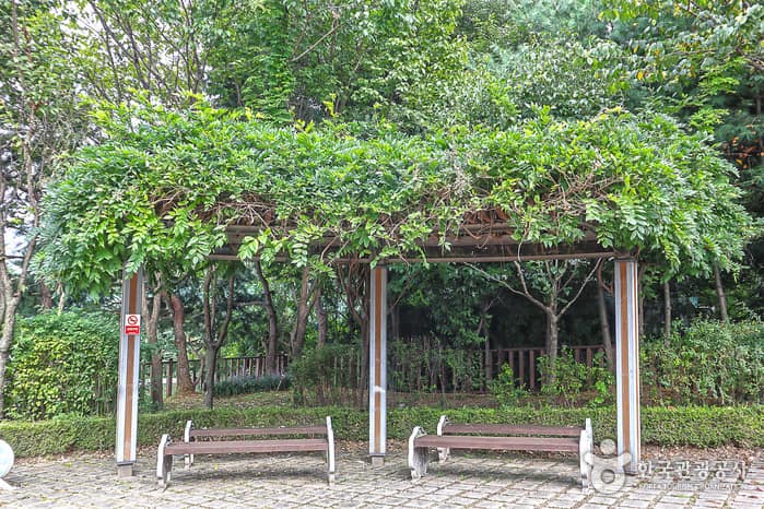 경기도_과천시_용마골소공원_쉼터