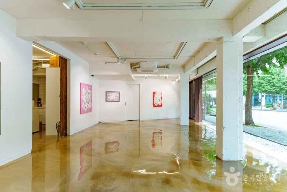 서울_갤러리 비앤에스 (5).jpg