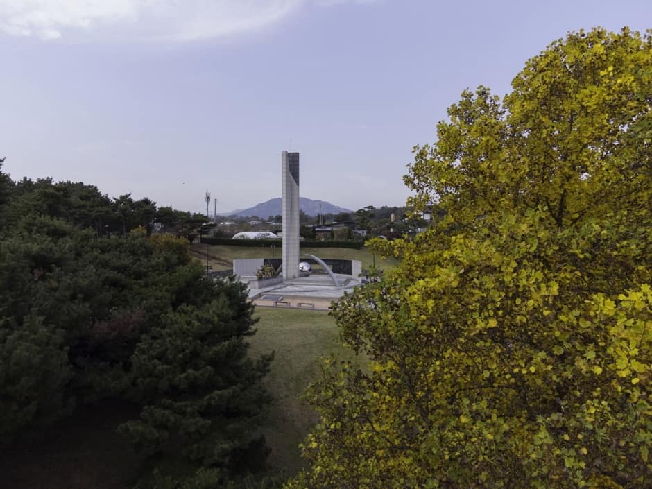 홍주의병기념탑-01