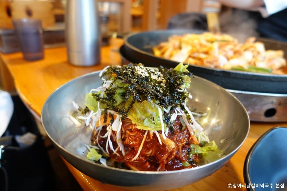 이운성_강원도_춘천시_항아리닭갈비막국수 본점_음식2