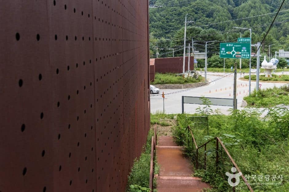 양구_백석산지구 전투전적비 (2)