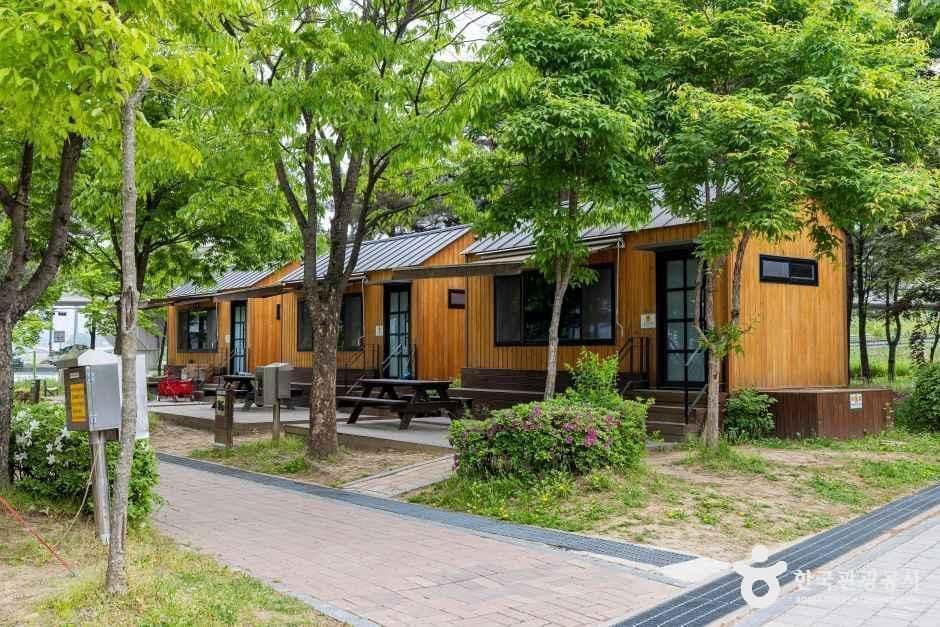 청주_문암생태공원캠핑장 (6).jpg
