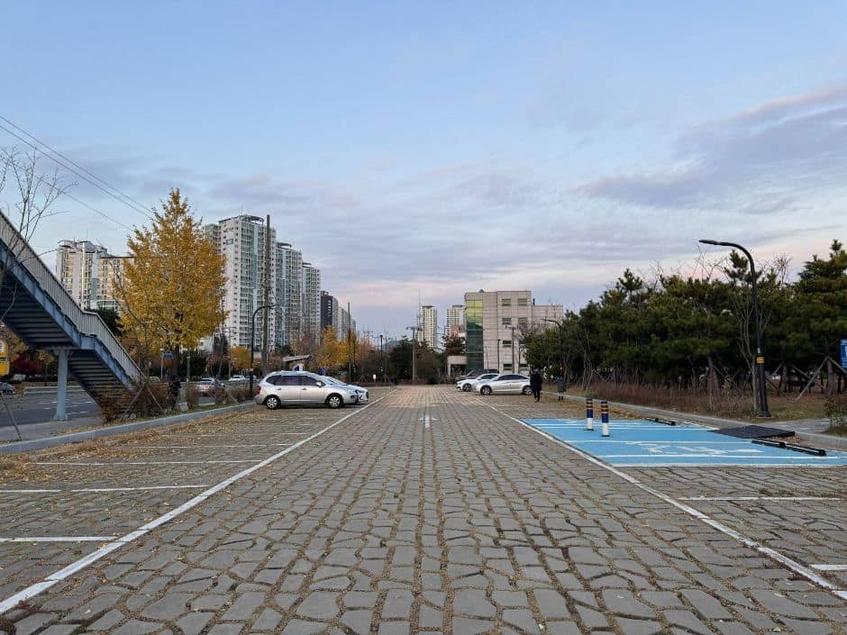 임항선 그린웨이_장애인 주차장2
