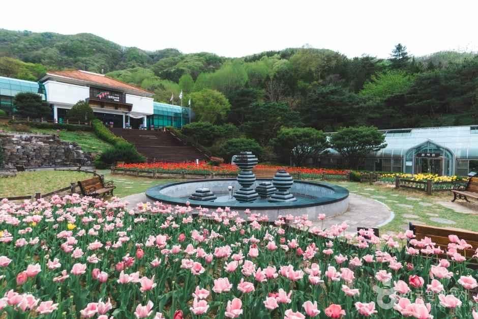 전북_완주_대아수목원_풍경뜰2.jpg