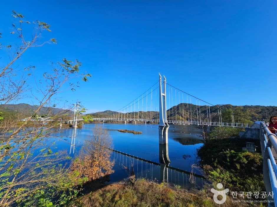 부항댐 출렁다리_8