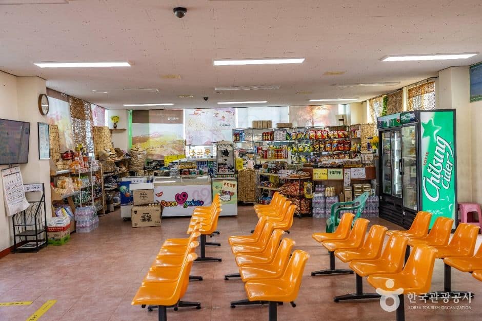 제주_제주 우도 천진항 대합실 (3)