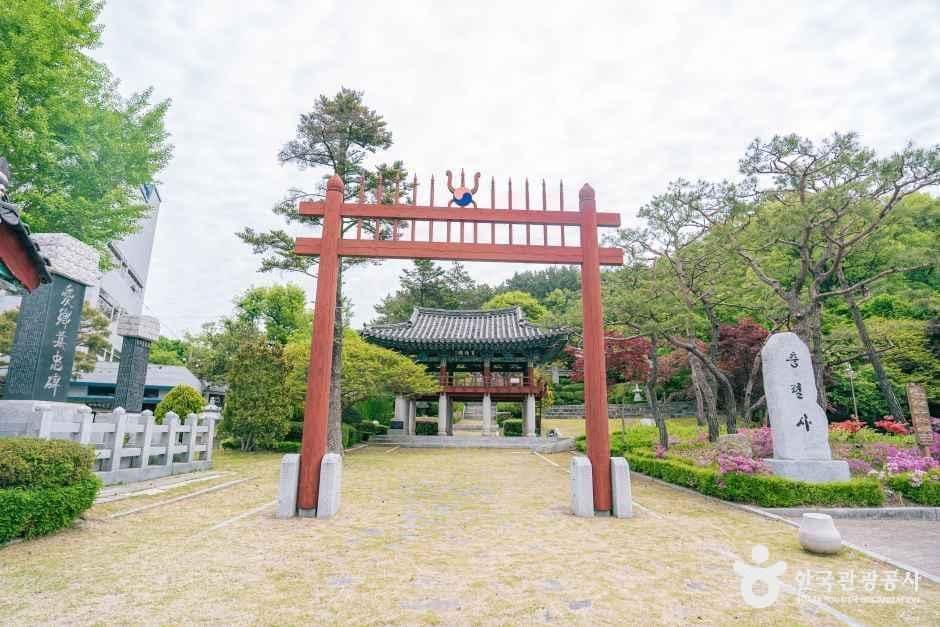 전북_정읍_충렬사_외부_1.jpg