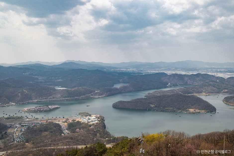 진천_한반도지형전망공원 (1).jpg