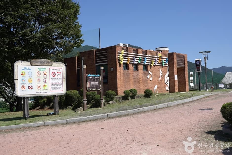 북한강야외공연장 (2)