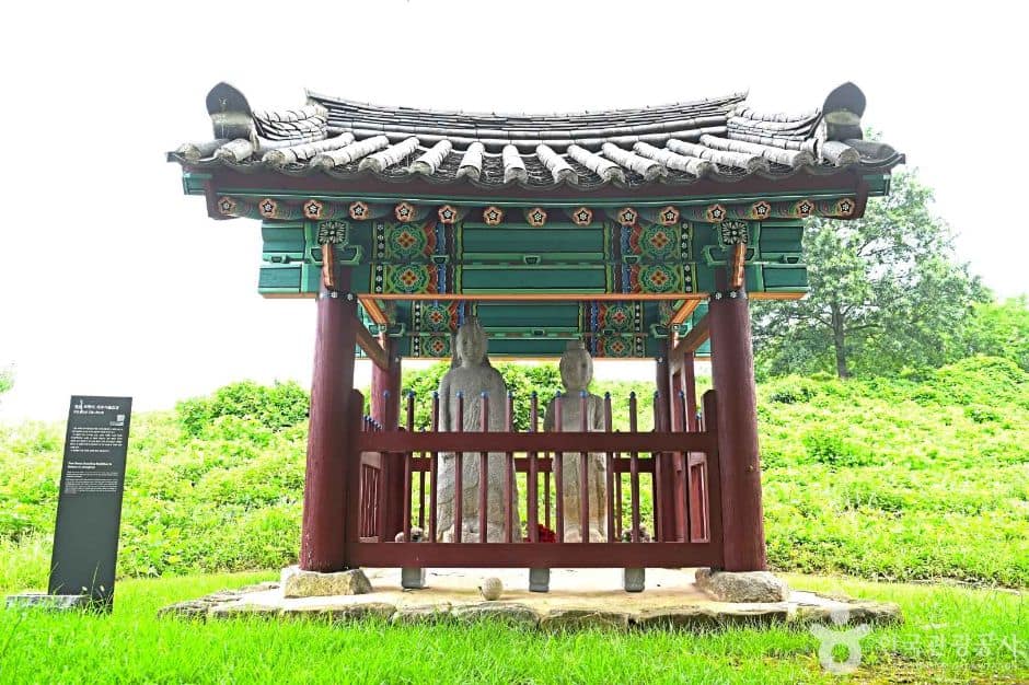정읍 보화리 석조이불입상 (2)