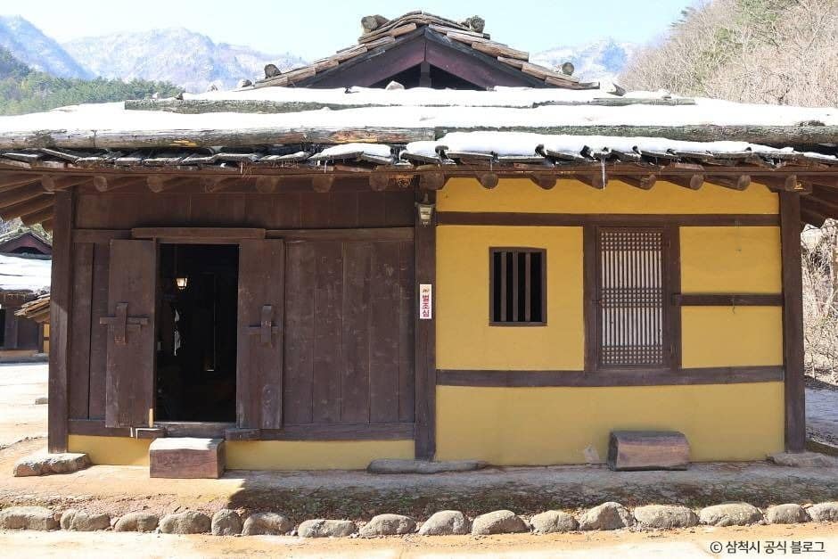 삼척_삼척 신리 너와집과 민속유물 (2)
