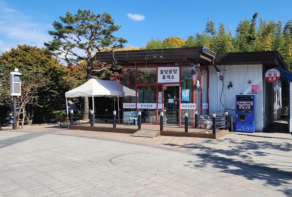 경상남도_진주시_남가람공원_광장_01