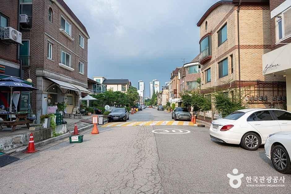 앤티크거리 보넷길 (2).jpg