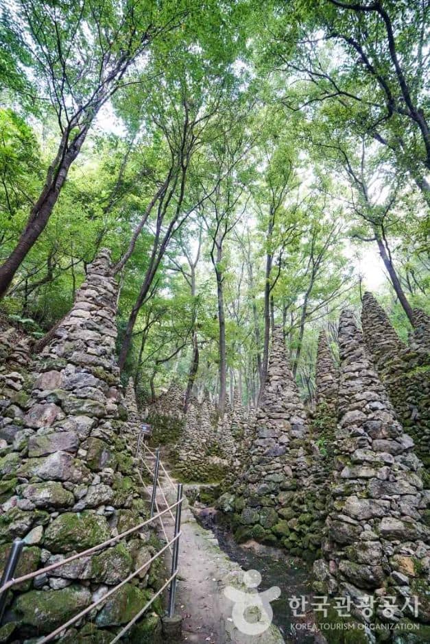 팔용산 돌탑 (1)