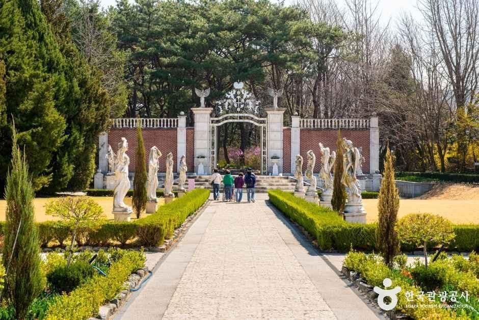 경기_파주_벽초지수목원_외부_7.jpg