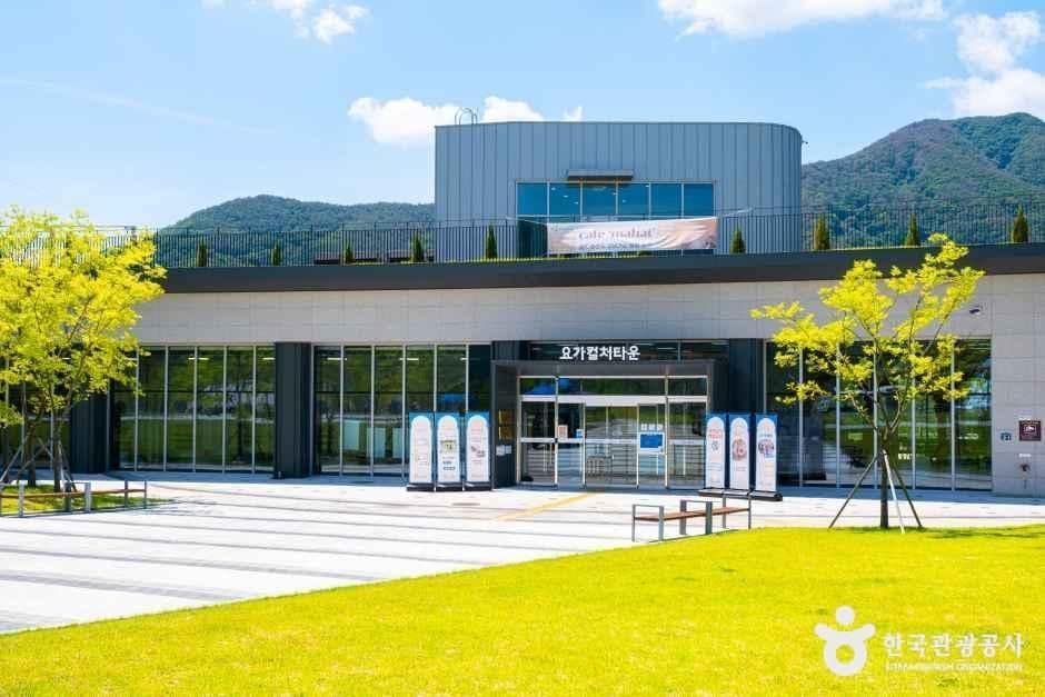 경남_밀양_요가컬처타운_외부_2.jpg