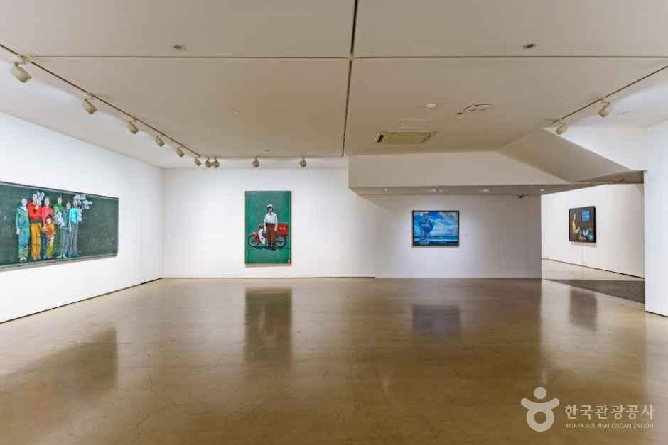 서울_갤러리 현대 (5).jpg