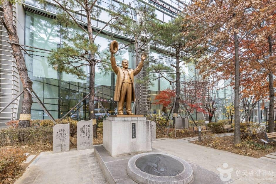 서울강동_해공신익희선생동상 (6)