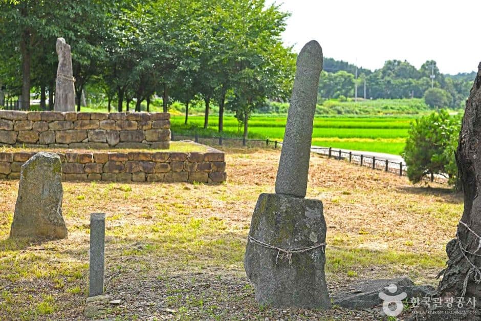 백암리남근석 (3)