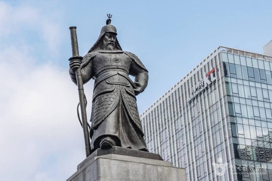 서울_충무공 이순신 동상 (2)