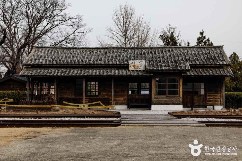 전북_남원_구 서도역_외부_1.jpg