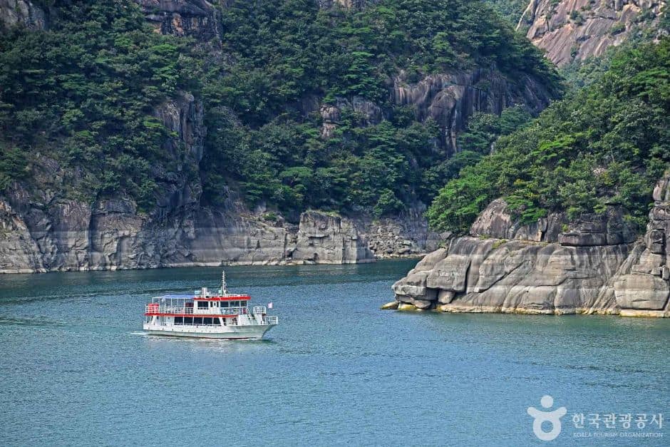 충주호 유람선 (2)