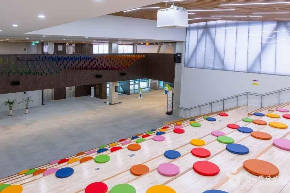 경남_창원_대한민국민주주의전당_내부_7.jpg