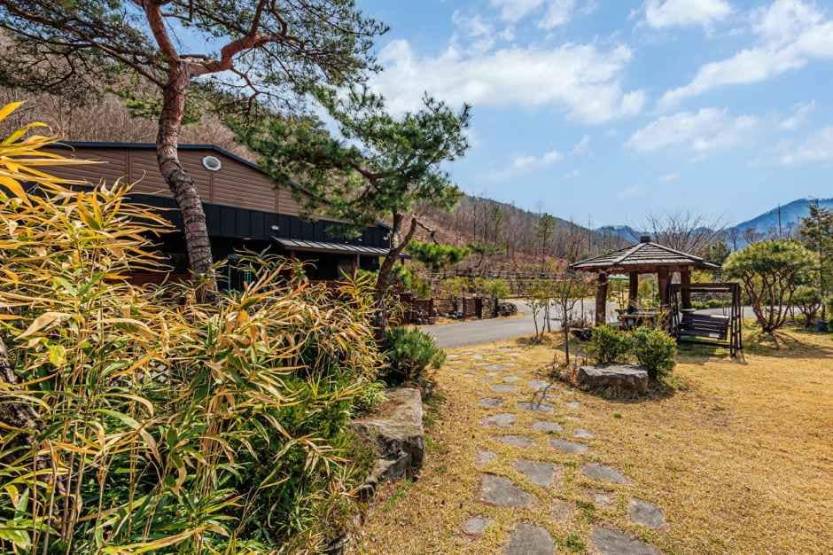 완주_숲내음펜션 (6).jpg