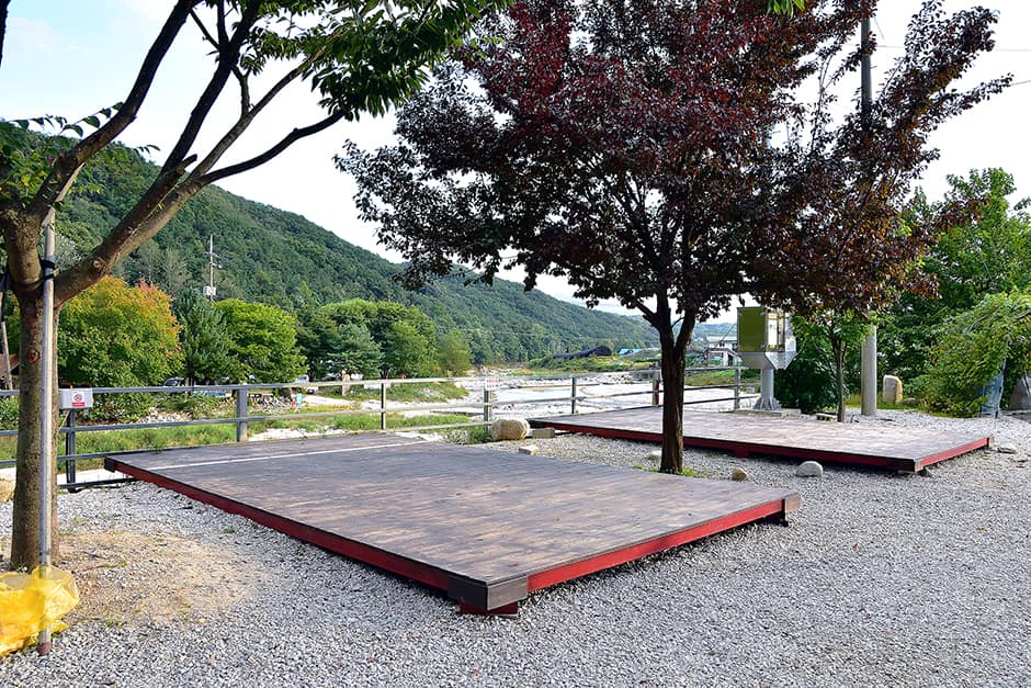 도리돌캠핑장_데크