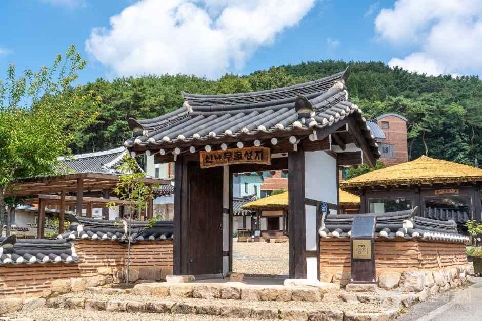 경북_칠곡_신나무골성지_외부_02.jpg