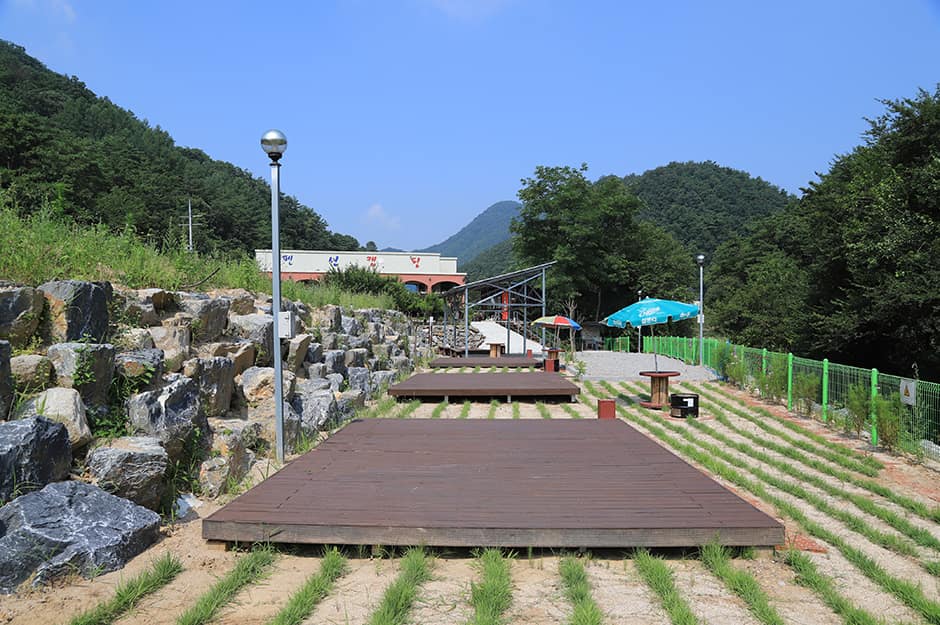 어울림펜션캠핑장_데크