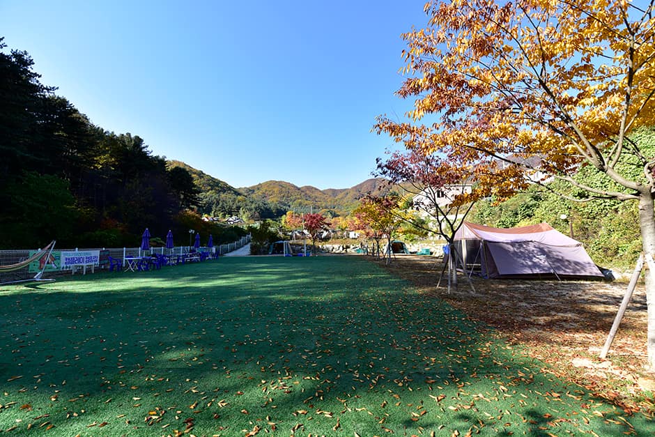 캠플레이 캠핑장_운동장