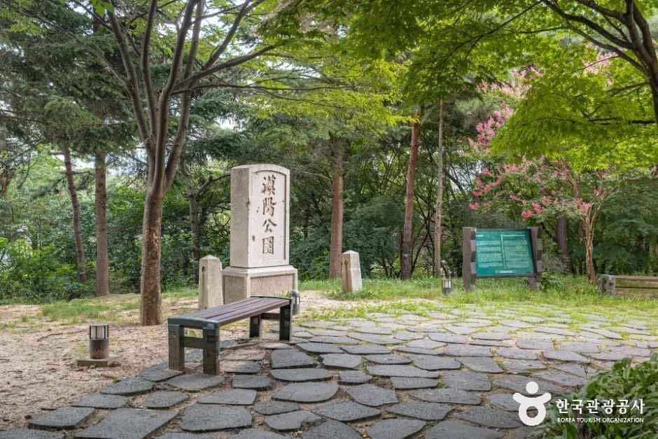 서울_남산국치길 (5).jpg