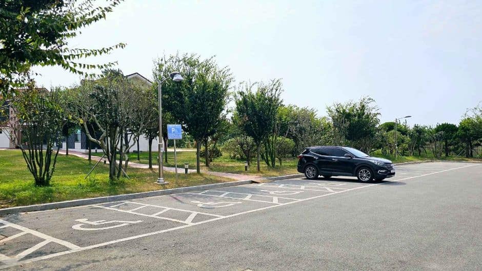 1004섬_수석미술관&수석정원_장애인주차장1