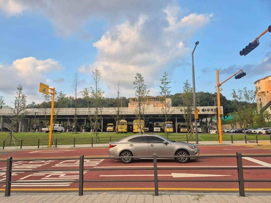 영흥숲공원_주차장전경