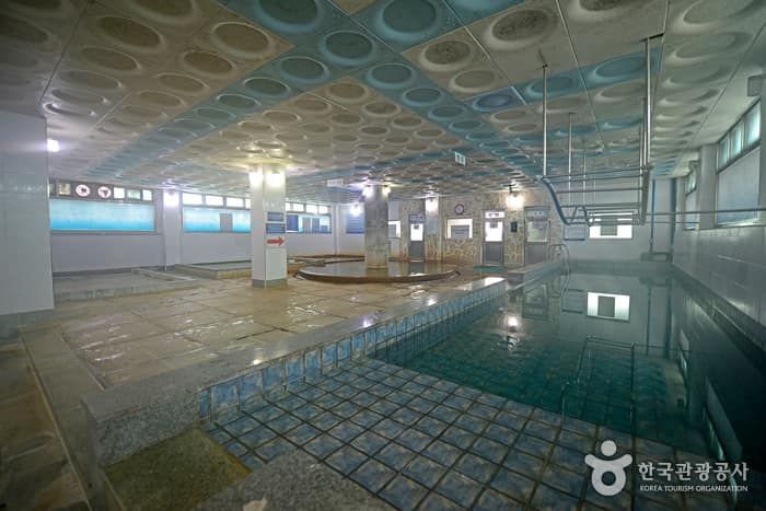 세종충북지사_충주 여행을 이끌어갈 트로이카 ‘오대호아트팩토리·앙성온천·참한우마을’_14