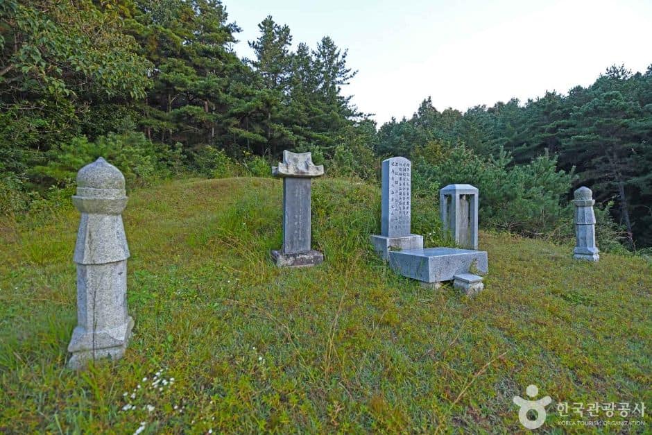 강원_춘천_춘천한백록묘역 (2)