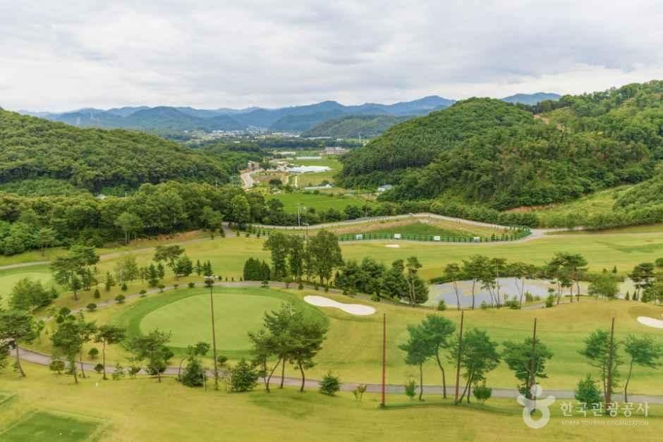 연천_백학자유로리조트_전경 (7).jpg