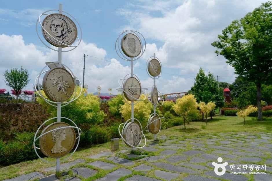 경남_의령_의령역사문화테마파크_외부_5.jpg