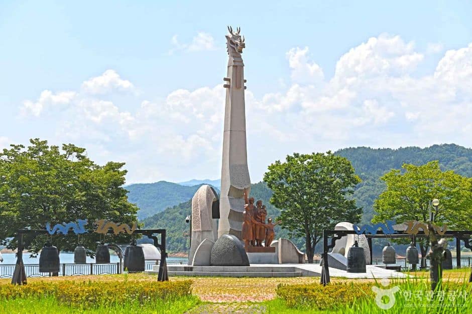 용담댐 조각공원 (2)