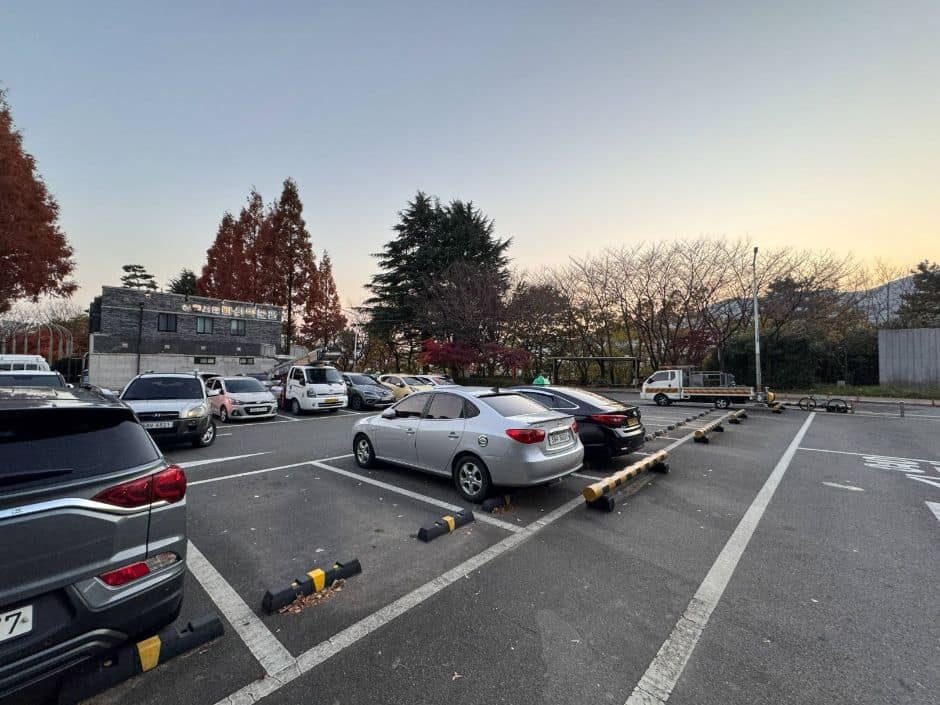 마산 꼬부랑길 벽화마을_장애인 주차장