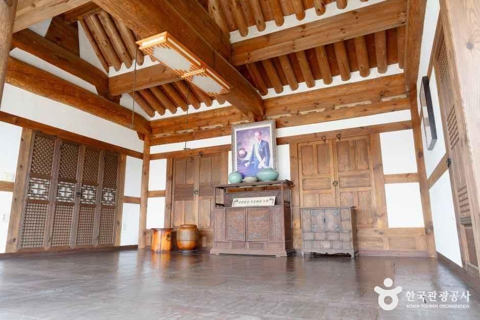 경남_의령_관정 이종환 생가_외부_5.jpg